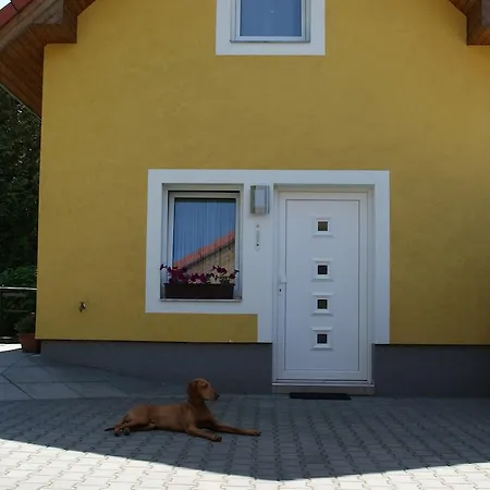 Appartement House Troja *